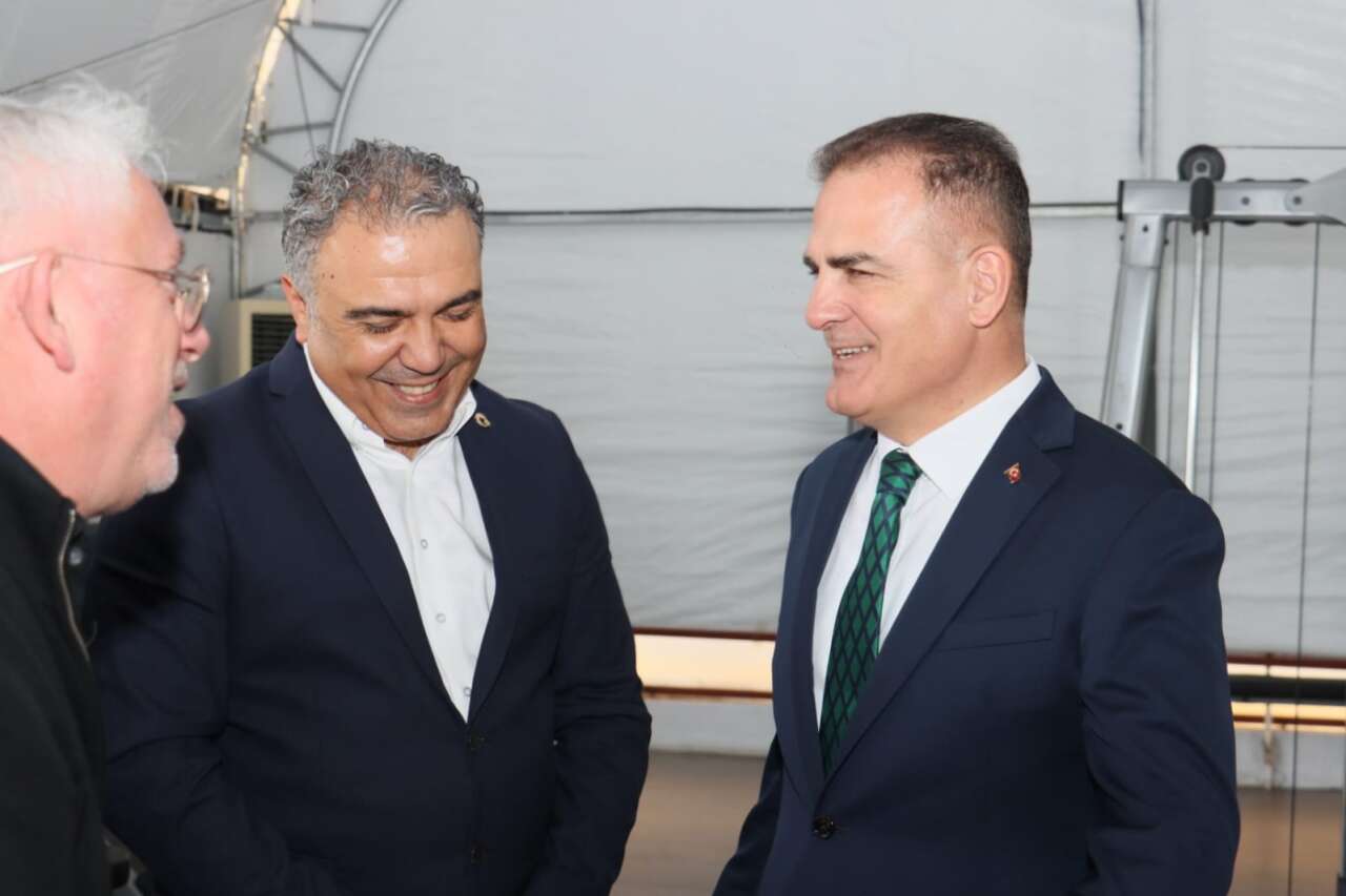 Vali Akbıyık’tan Yalıkavakspor’a Moral Ziyareti 3